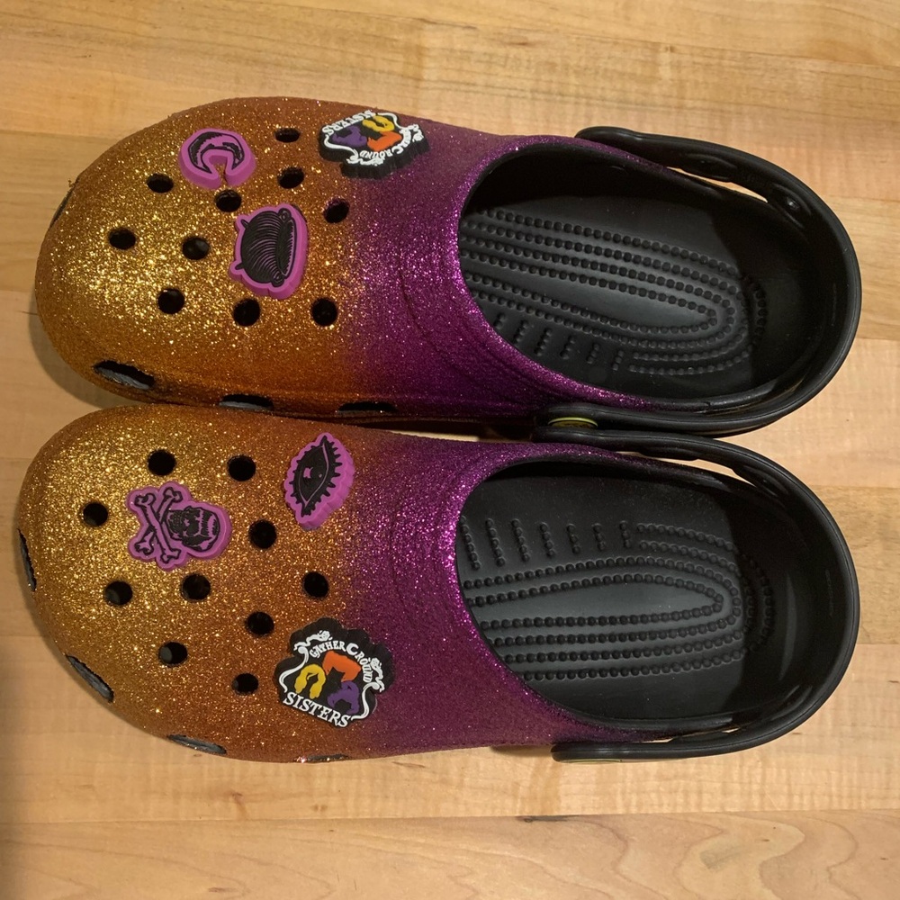 Hocus Pocus crocs size women’s 8 men’s 6